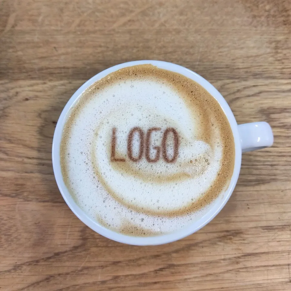 Bio-Kaffee und Milchschaumdrucker