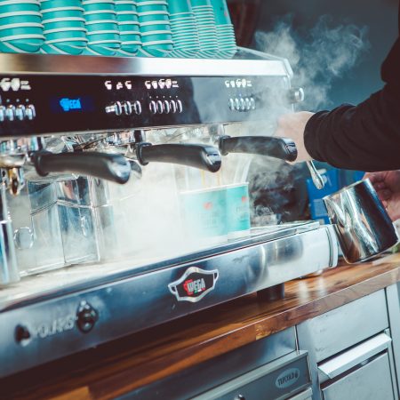 dampfende Espresso Maschine für Barista Catering