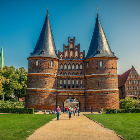 Lübeck Holstentor im Sommer